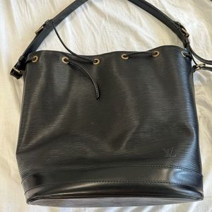 LV beautiful bucket bag